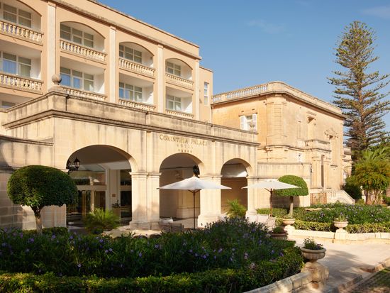 レストランはコリンシアパレスホテル内にございます