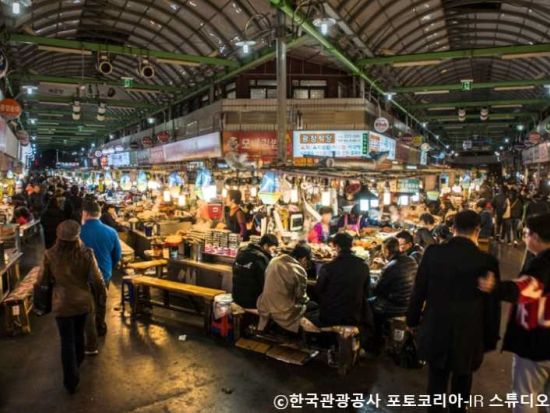 初めてのソウルにおすすめ！日本語ガイド貸切で巡るソウル市内半日観光ツアー 昌徳宮or景福宮＋北村韓屋村＋仁寺洞＋広蔵市場＜公共交通機関利用＞*1グループ料金