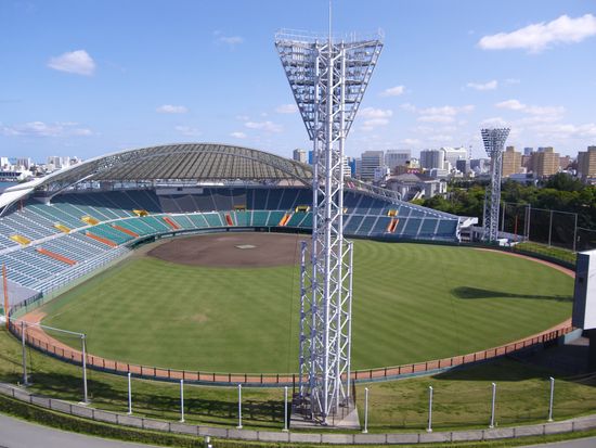 Okinawa_Cellular_Stadium_Naha_02