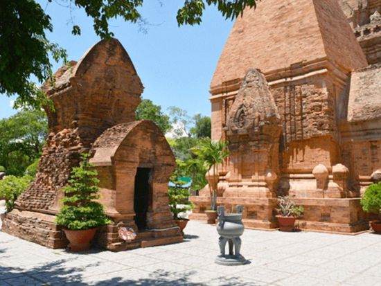 午後ゆっくり出発！世界遺産ミーソン遺跡観光ツアー　神秘の歴史に触れる旅を満喫 ＜半日／日本語ガイド＞