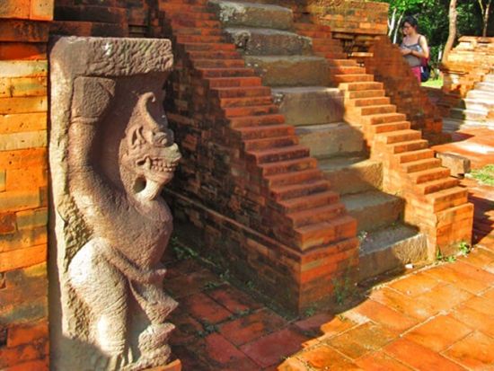 午後ゆっくり出発！世界遺産ミーソン遺跡観光ツアー　神秘の歴史に触れる旅を満喫 ＜半日／日本語ガイド＞