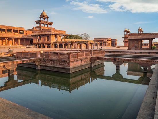 India_Agra_Fatehpur Sikri_shutterstock_613599584