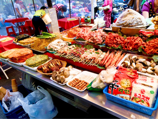 【貸切車ホテルお迎え】ソウル1日観光＆韓服体験 景福宮＋守門将交代式＋北村韓屋村＋広蔵市場＋午後は聖水orザ現代ソウル 空港送迎オプション有＜8時間／最大6名＞