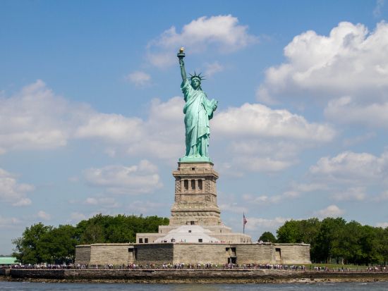 ニューヨーク遊覧クルーズ　自由の女神＆リバティー島周遊　ミッドタウンウェスト ピア83集合・解散 ＜60分＞*当日予約OK