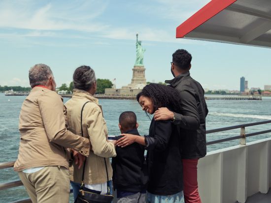 ニューヨーク遊覧クルーズ　自由の女神＆リバティー島周遊　ミッドタウンウェスト ピア83集合・解散 ＜60分＞*当日予約OK
