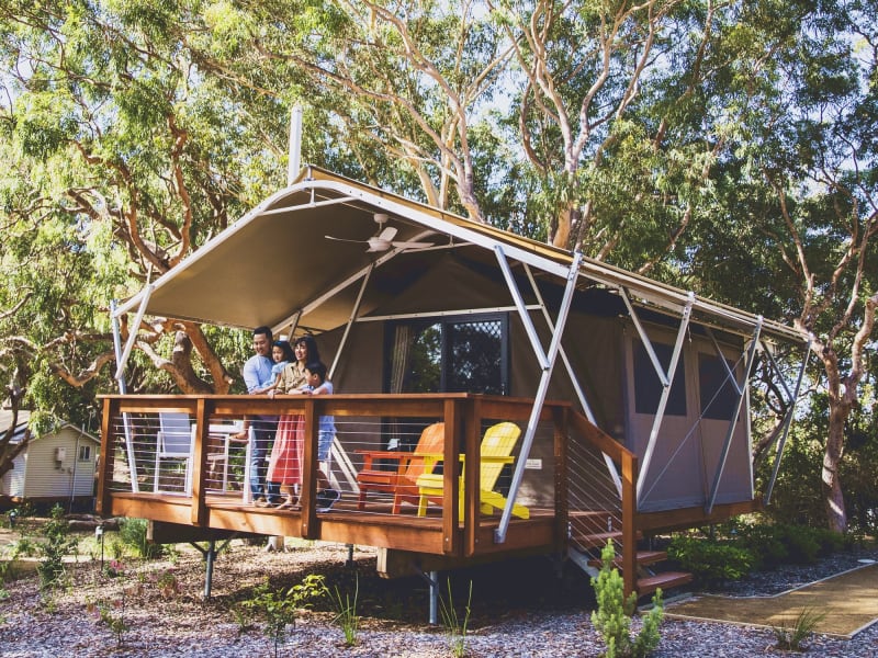 10 Deluxe Glamping Tent