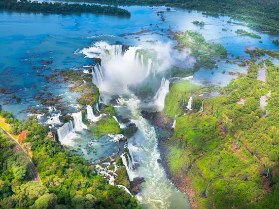 Brazil_Iguazu Falls_AdobeStock_247666915