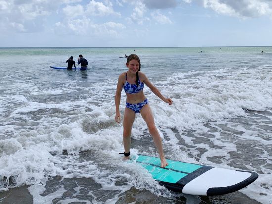 サーフィンレッスン（初心者向け）　クタビーチでプライベートレッスン＜現地集合／英語インストラクター＞