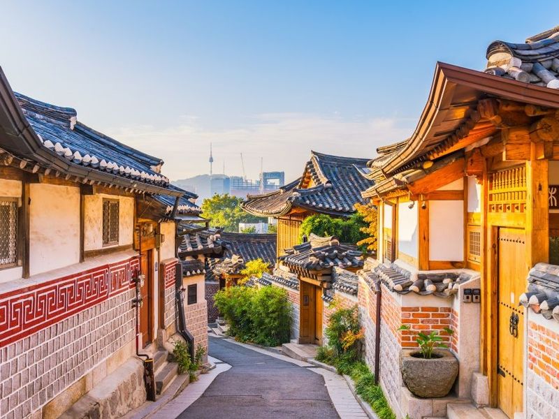 Korea_Seoul_Bukchon Hanok Village_pixta_37078513_M