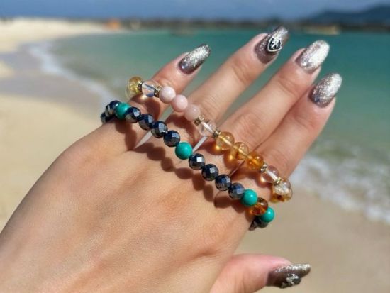 パワーストーン体験 10種類以上の中からお好きな石でオリジナルのパワーストーン作りを体験＜30分／那覇市＞