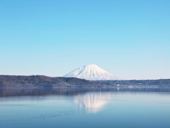 札幌発バスツアー ウポポイでアイヌ文化体験＆登別地獄谷の迫力を間近で体験！青く輝く"サイロ展望台"で洞爺湖の絶景を鑑賞するコース＜1名～／12～3月／札幌発着＞