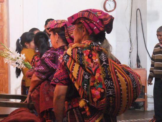 【プライベートツアー】チチカステナンゴ 日帰りツアー＜車貸切／昼食付／日本語ガイド／アンティグア発＞