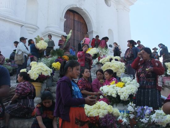 チチカステナンゴ & パナハッチェル観光ツアー＜1日・1泊2日／日本語ガイド／アンティグア発＞