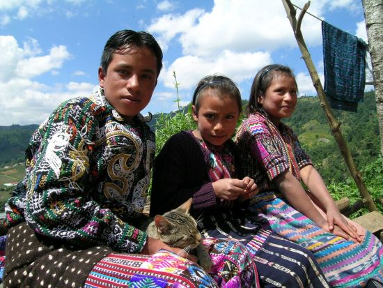 チチカステナンゴ & パナハッチェル観光ツアー＜1日・1泊2日／日本語ガイド／アンティグア発＞