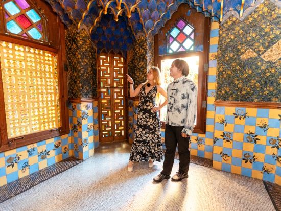 日本語ガイドと巡る ガウディ作品3か所入場 半日ウォーキングツアー　カサ・ビセンス＆カサ・バトリョ＆カサ・ミラ＜約3時間／日本語ガイド＞