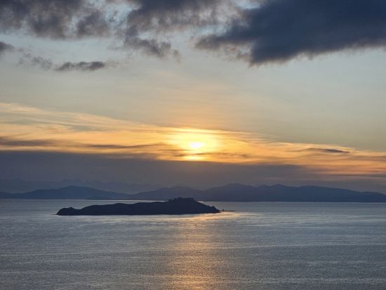 ボリビア満喫3泊4日周遊ツアー！チチカカ湖＋太陽の島＋ラパス市内観光＜英語ガイド／宿泊付／プーノ発着＞