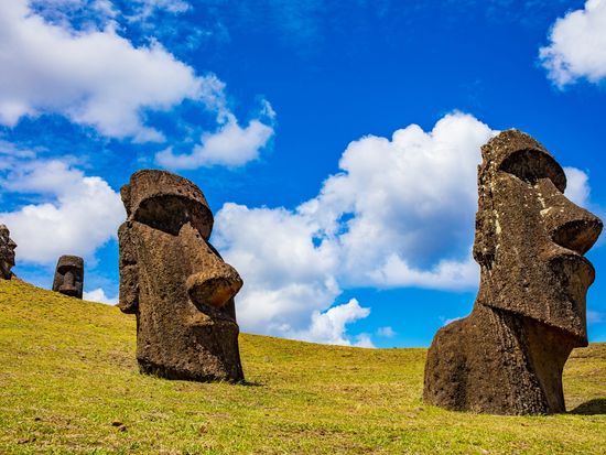 Chile_Easter Island_ラノララク_pixta_36590258_M