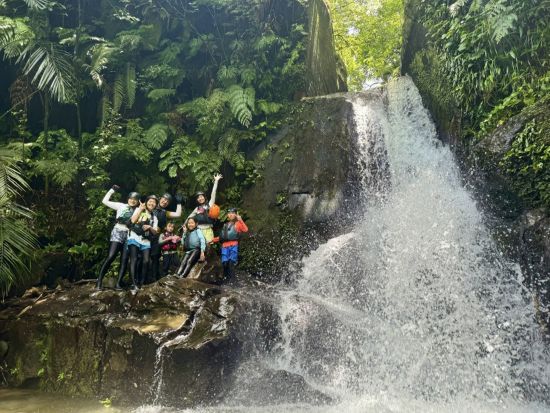 【貸切】西表島アダナデの滝ツアー マングローブカヤック＆キャニオニング&滝行・飛び込み体験！＜約7時間／昼食付／1～7名／送迎可／写真プレゼント＞
