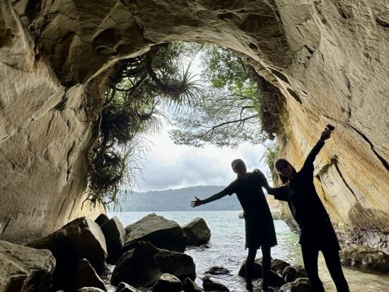 【貸切】西表島半日シーカヤック シーカヤック&洞窟探検！穴場ビーチでシュノーケリングも可＜半日／1～7名／送迎可／写真プレゼント＞