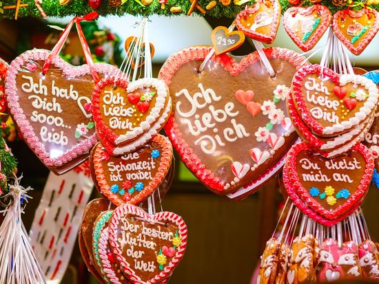 Germany_Christmas_Market_shutterstock_623918438