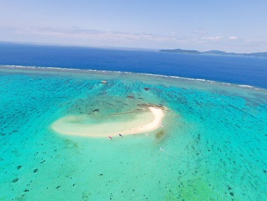 幻の島を上空からドローン撮影