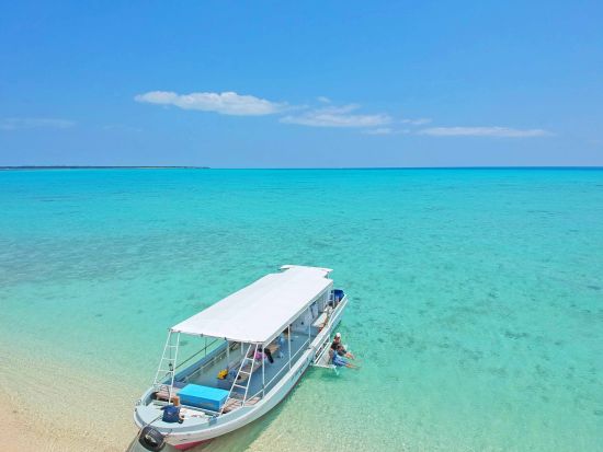 小浜島ボートチャーター 船1隻を貸切る贅沢なひととき 家族旅行などの団体イベントや撮影にピッタリの非日常体験＜半日or1日／小浜島発＞