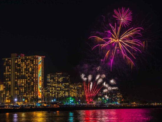 花火鑑賞クルーズ　ロカヒ号　遮るもののない海の上から花火を鑑賞！ソフトドリンク付き＜金曜日限定／ケワロ湾発＞