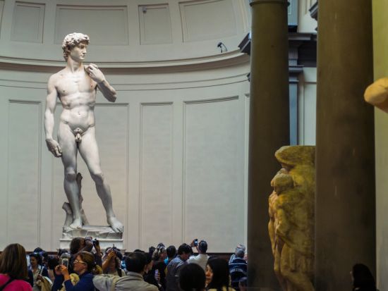 ダヴィデ像＋ドゥオーモ優先入場ツアー　フィレンツェ散策観光付き＜3時間／英語ガイド＞