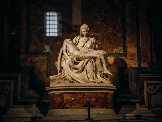 【混雑回避の早朝入場】静寂のバチカン美術館＆システィーナ礼拝堂＆サン・ピエトロ大聖堂半日ツアー＜4時間／英語ガイド／ローマ発＞