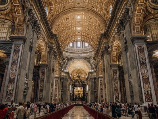 【混雑回避の早朝入場】静寂のバチカン美術館＆システィーナ礼拝堂＆サン・ピエトロ大聖堂半日ツアー＜4時間／英語ガイド／ローマ発＞