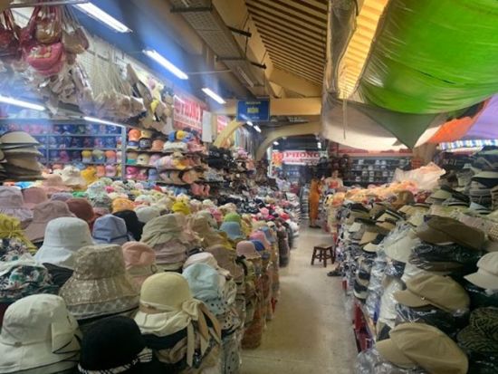 チャイナタウンツアー　チョロンエリアでビンタイ市場＋ティエンハウ寺＋チャータム教会を散策！中華ランチ付き＜日本語ガイド／ホーチミン発＞