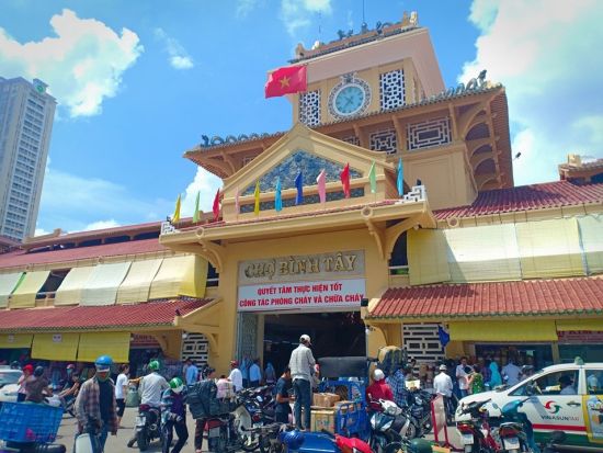 チャイナタウンツアー　チョロンエリアでビンタイ市場＋ティエンハウ寺＋チャータム教会を散策！中華ランチ付き＜日本語ガイド／ホーチミン発＞