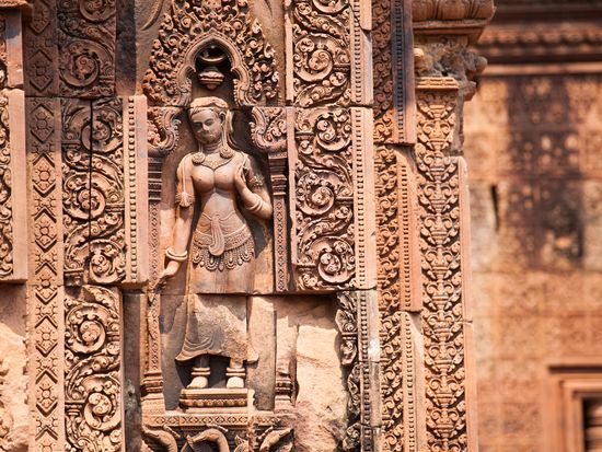 Angkor_Banteay Srei_Relief_shutterstock_189077495