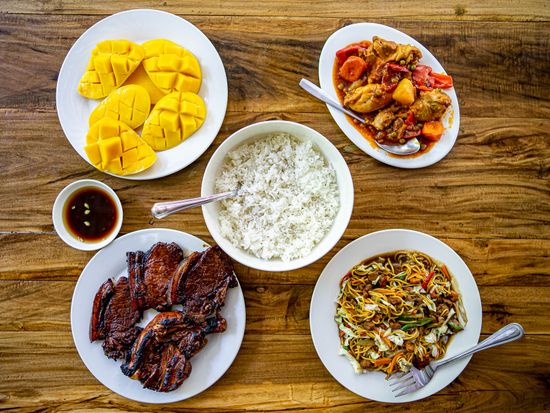 Lunch at Kawasan Falls