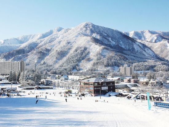 【セット割】湯沢中里スノーリゾート リフト1日券+ギア ＜ウェアレンタル付プランあり／12月20日～3月23日／新潟県越後湯沢＞