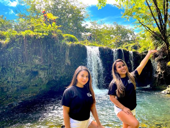 マウイ島観光ツアー　ロード・トゥ・ハナの絶景スポットを巡る！熱帯雨林に囲まれた滝や黒砂ビーチでの水遊びも＜1日／英語ガイド／昼食付＞