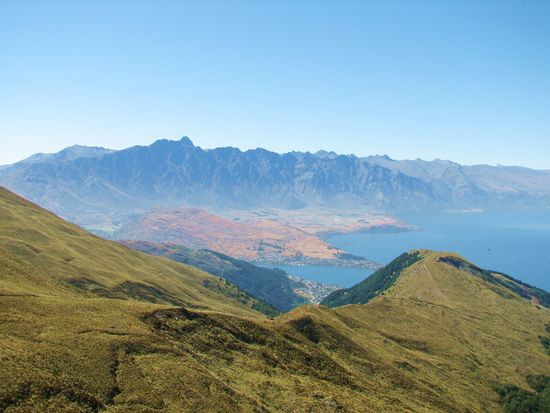 今まで登ってきた道を振り返る
