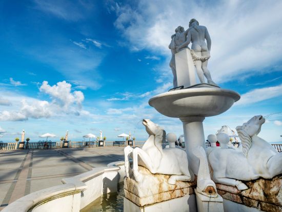 セブ郊外観光ツアー 絶景名所巡り！テンプル・オブ・レイア＋シラオガーデン＋夜景を望むディナー ＜半日／日本語ガイド／ホテル往復送迎＞ by Fun Group