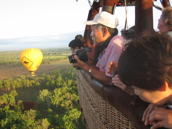 Hot_Air_Balloon_cairns_photographer_side_Basket