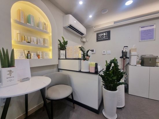 bboyan「ポヤン」個室アカスリ体験！マッサージ付きコース＋ブラジリアンワックスオプションあり＜9時から予約可／個室施術／女性専用／フェギ駅10分＞