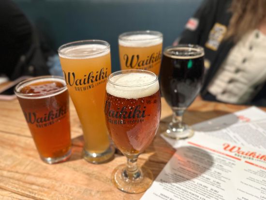 バー巡りツアー　ワイキキで人気のバー3～4ヵ所を巡る、パブクロールを楽しもう！＜約2時間／英語ガイド／ワイキキ発＞