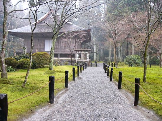 貸切観光タクシー 三千院＋宝泉院＋貴船神社 アルファードまたはハイエースから選択＜6時間／定員5～9名／京都駅発＞by マツシマモビリティサービス