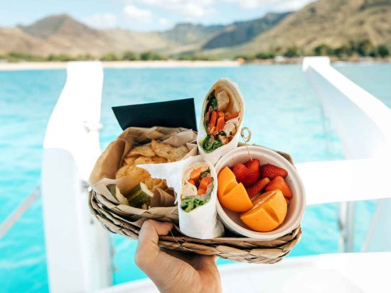 シュノーケリングクルーズ　透明度の高い西オアフの海でクルージング！貸切プランあり＜昼食＆ドリンク（アルコール含む）付き／1～6名／コオリナマリーナ発＞