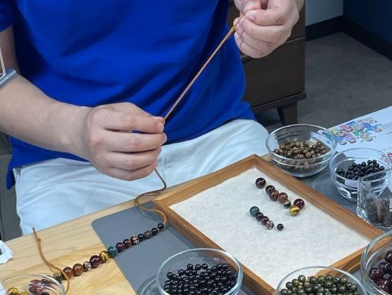 伝統工芸「京念珠」づくり体験 オリジナル数珠を製作＜約90分／京都＞