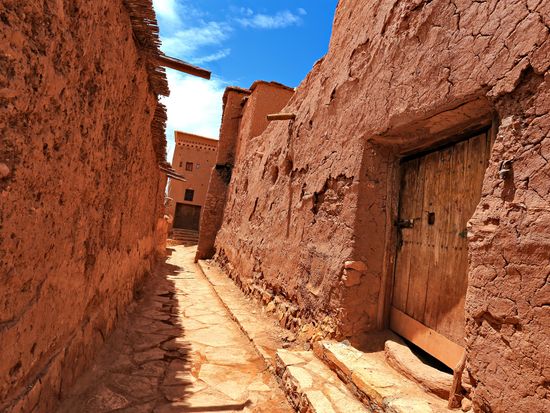 Morocco_Kasbah Ait Benhaddou_shutterstock_406231978