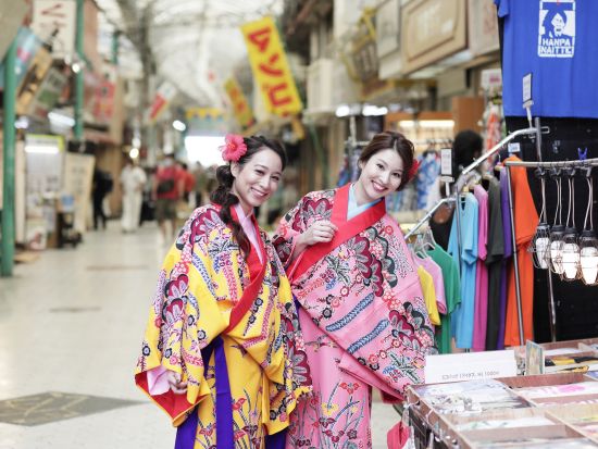 琉装プチ体験 短時間で琉装を気軽に楽しむ！店内撮影OK＜那覇市＞