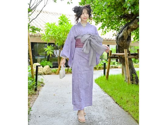 ガーリー浴衣体験 可愛さ満点の体験！華やかな浴衣を着て”沖縄の南国リゾート"を散策するプラン＜那覇市＞