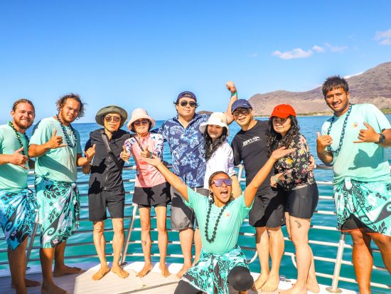 野生のイルカウォッチング＆ウミガメシュノーケリングクルーズ　ジャンボスライダーやSUPも楽しめる！＜ランチ付き／ワイキキ＆コオリナ送迎／日本語または英語ガイド＞