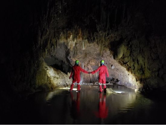 絶景ケイビング！島人ケイビングガイドがご案内！沖永良部島の水が長い年月をかけて造形した神秘の洞窟を探検＜装備レンタル込＞by シードリーム沖永良部