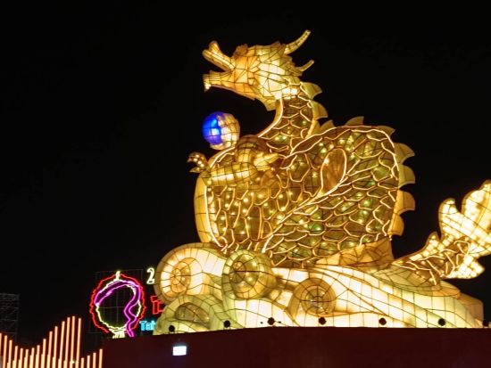 【期間限定】台湾ランタンフェスティバルツアー　嘉義公園＆嘉義城隍廟の観光付き＜2026年3月3日～15日／日本語ガイド／台北または嘉義発着＞